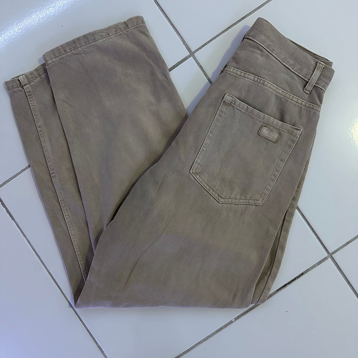 30 x 32 | Bershka Wide Leg Beige