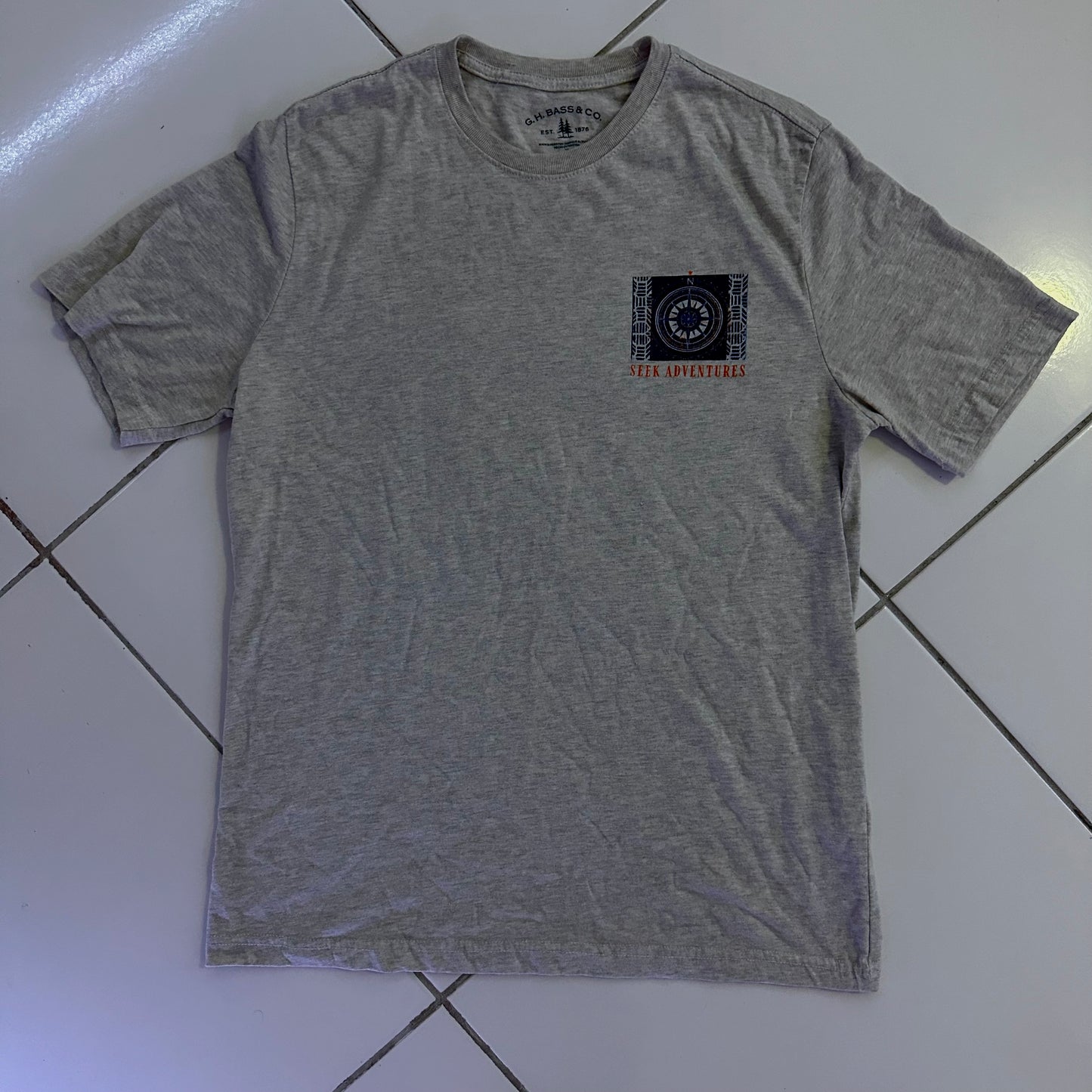 M | G. H. Bass & Co T-Shirt