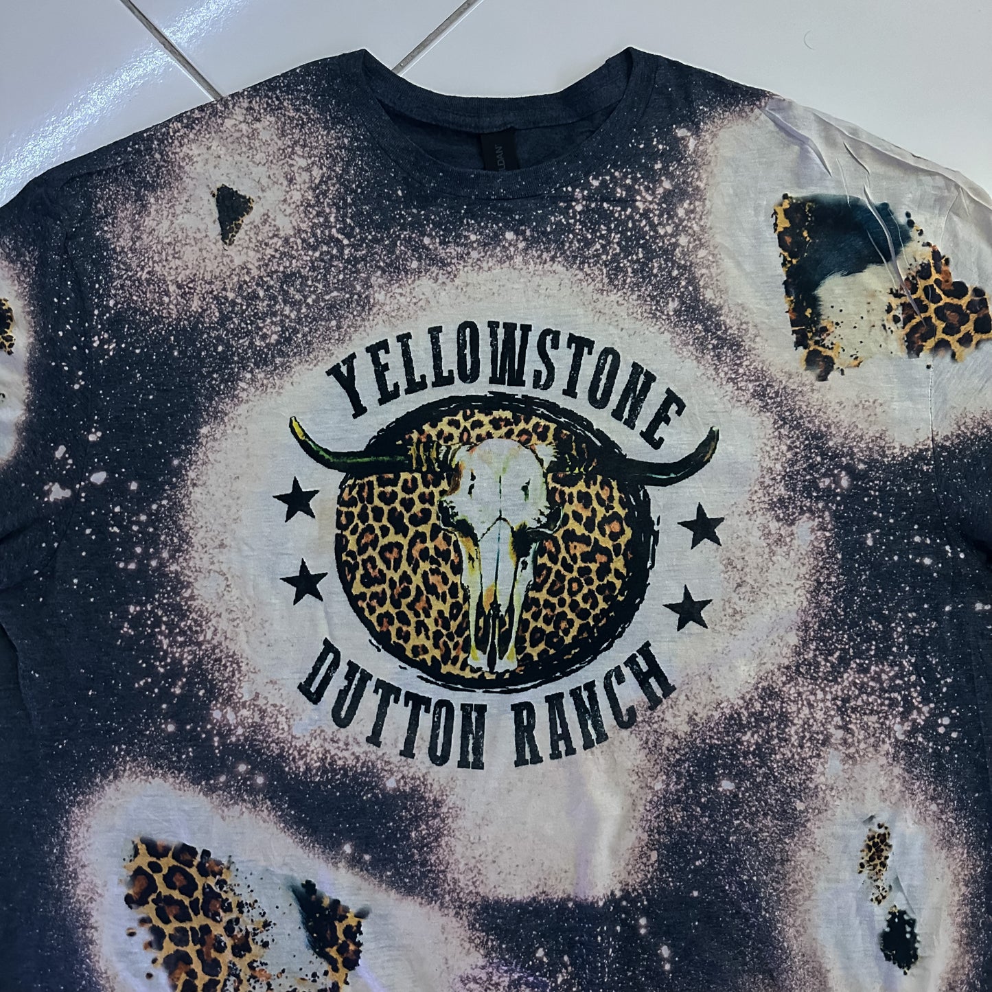 L | Gildan Yellowstone 'Dutton Ranch'