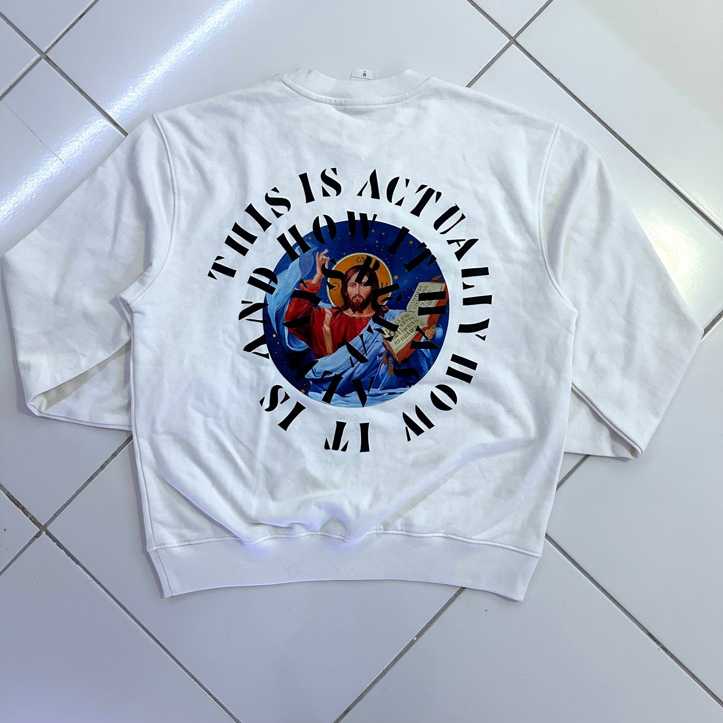 M | Saint Crewneck